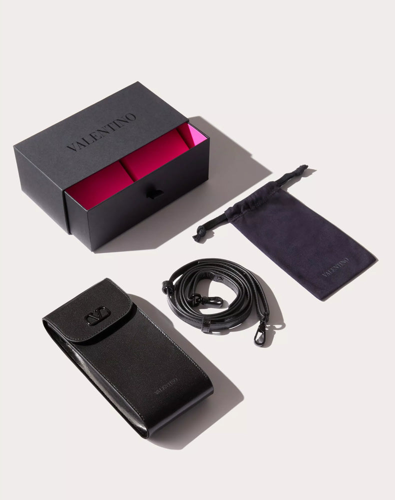 VI